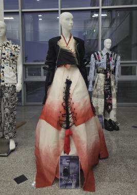 2학년 고연우 학생 대한민국 전통의상 공모 대제전 수상 이미지